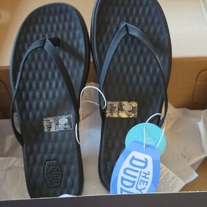 Hey Dude Black Foam-Textured Flip Flop Sandals with Thin Straps